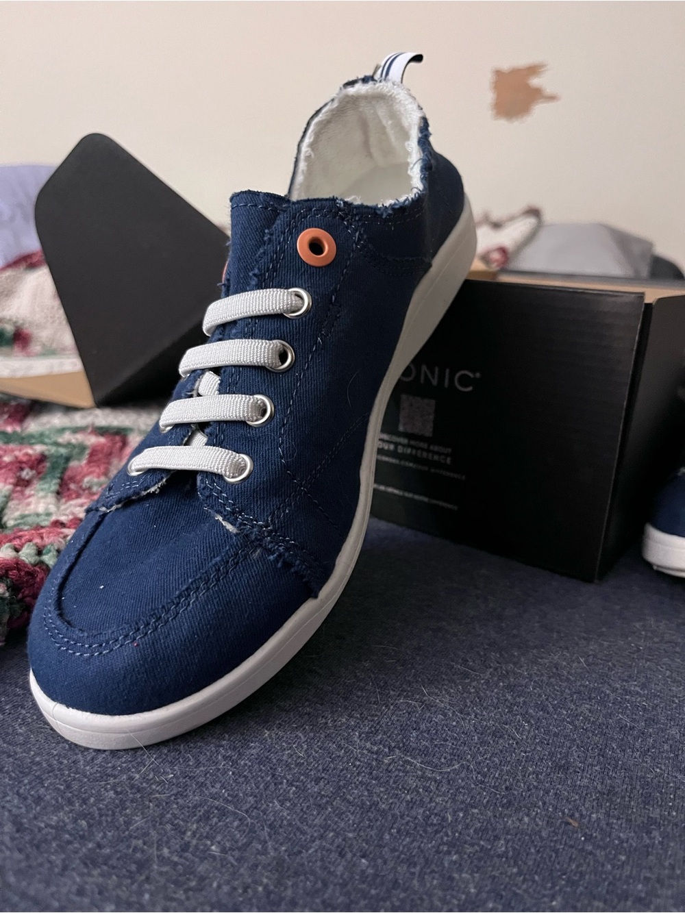 US Women’s 8.5 vionic beach shoe